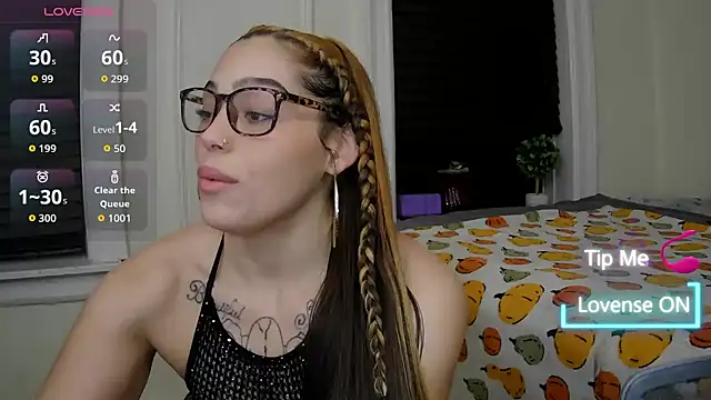 sapphirestorm8 online show from 11, 11, 2025