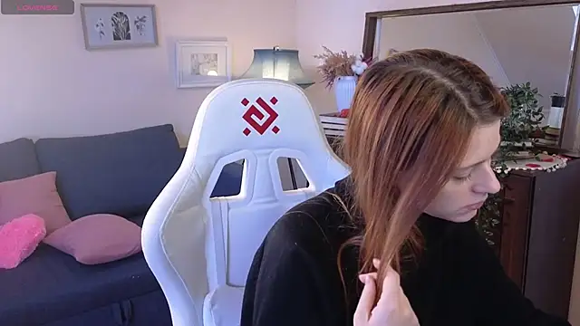 doll lesli online show from 12, 3, 2025