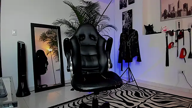 MrFrank tattoo online show from 20, 1, 2025