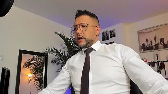 MrFrank tattoo online show from 22, 1, 2025