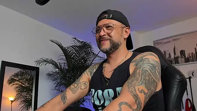 MrFrank tattoo online show from 29, 1, 2025