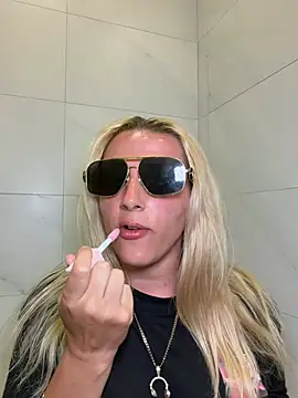 Strongqueen online show from 8, 6, 2026
