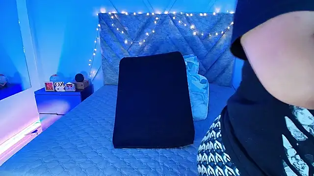 emmajohnss online show from 4, 3, 2025