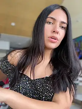 DaphneUwu online show from 5, 12, 2024