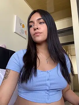 DaphneUwu online show from 19, 1, 2025