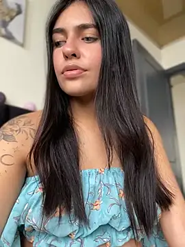 DaphneUwu online show from 15, 2, 2025