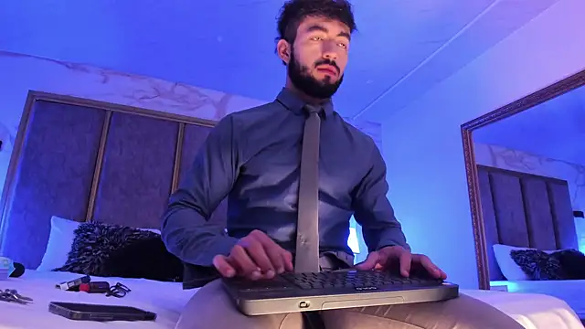 MarkWalker   online show from 28, 2, 2025