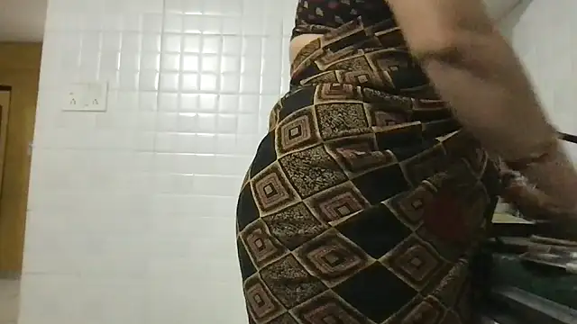 Snapshot of Riyasingh9 chatting on 11, 1, 2025 Riyasingh9 online show from 11, 1, 2025