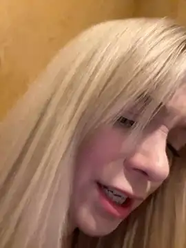 CherryAuroraa online show from 9, 12, 2024