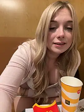 CherryAuroraa online show from 26, 2, 2025