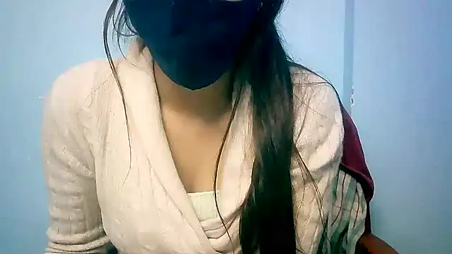 Snapshot of lovelydesi21 chatting on 13, 12, 2024 lovelydesi21 online show from 13, 12, 2024