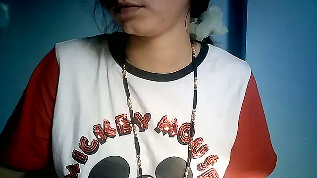 Snapshot of lovelydesi21 chatting on 19, 12, 2024 lovelydesi21 online show from 19, 12, 2024