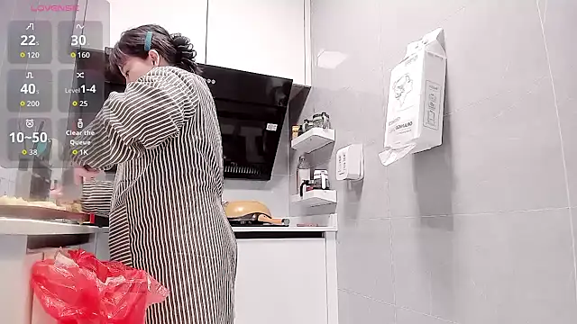 Snapshot of Vivian-6 chatting on 3, 3, 2026 Vivian-6 online show from 3, 3, 2026