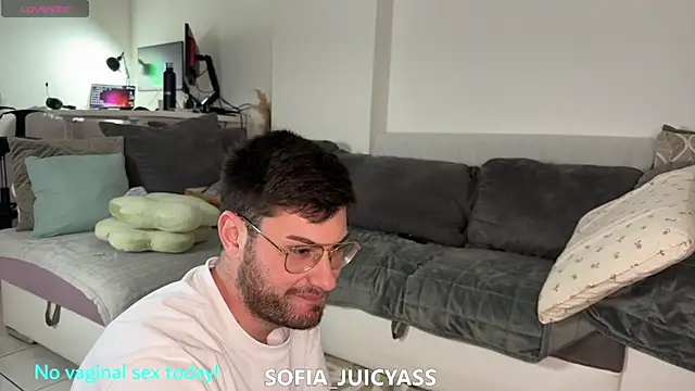 Sofia JuicyAss online show from 8, 1, 2025