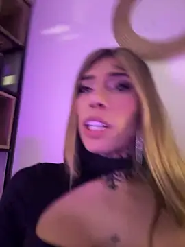 Snapshot of caroline_cossei chatting on 22, 12, 2024 caroline cossei online show from 22, 12, 2024