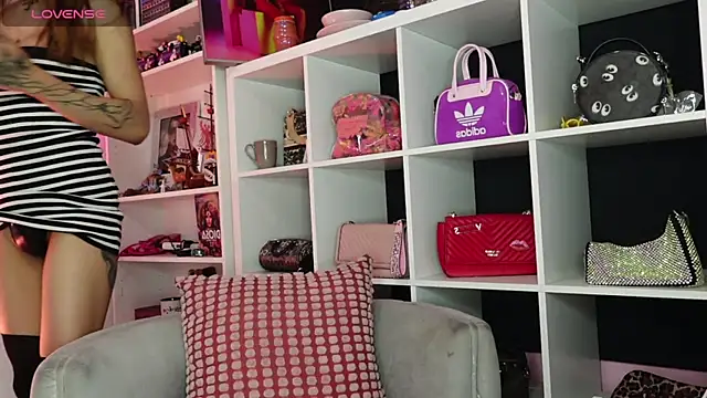 Snapshot of caroline_cossei chatting on 9, 3, 2025 caroline cossei online show from 9, 3, 2025