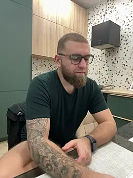 Bear bear  online show from 24, 2, 2025