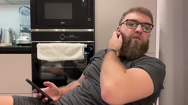 Bear bear  online show from 11, 1, 2026