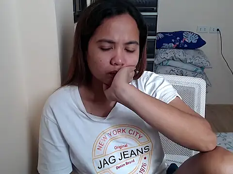 xTheLastVIRGINx online show from 3, 2, 2026