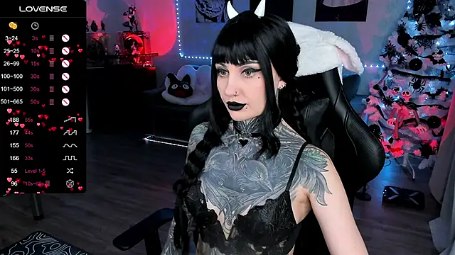 Snapshot of RachelQueen_ chatting on 4, 2, 2025 RachelQueen online show from 4, 2, 2025