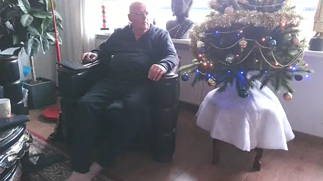 Exhib070 online show from 17, 12, 2024