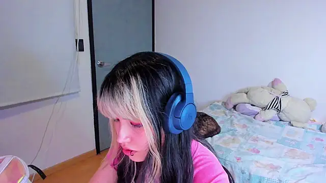 Akane-Mou online show from 17, 12, 2024