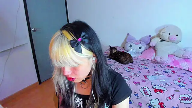 Akane-Mou online show from 1, 3, 2025