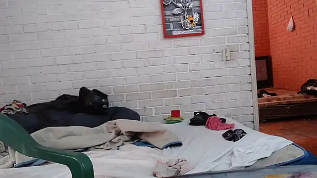 valeriaswang Lucas online show from 4, 2, 2026