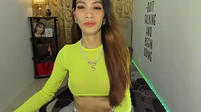 Trixie Mattel21 online show from 15, 12, 2024