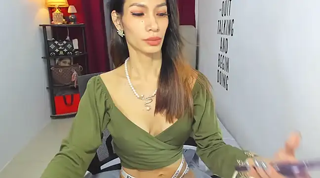 Trixie Mattel21 online show from 5, 3, 2025