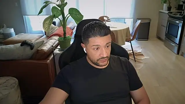 HungandThickLatin online show from 25, 10, 2025