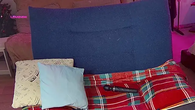 cutenessa online show from 5, 1, 2025