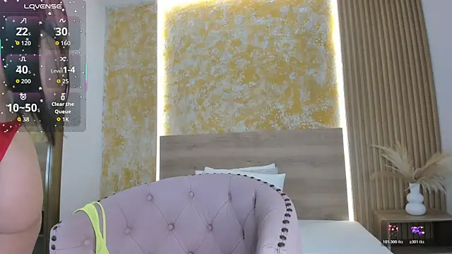 Valentina Ross  online show from 4, 12, 2025