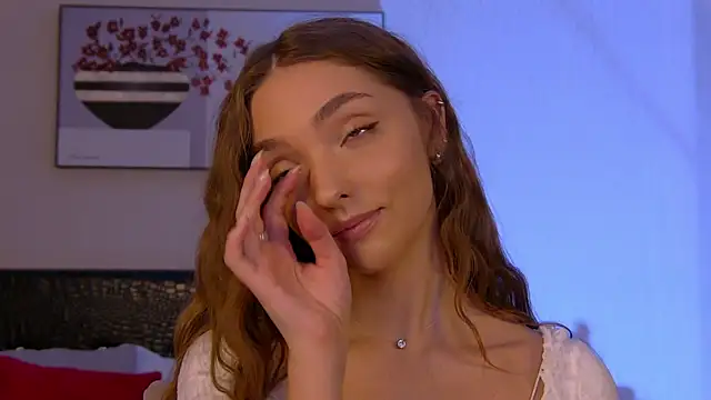 VirginieCruz online show from 4, 3, 2025