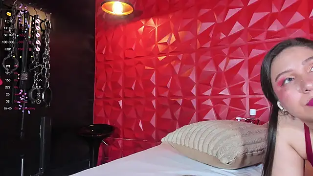 Isabella Daniell online show from 28, 9, 2025