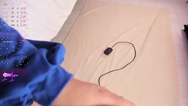 Isabella Daniell online show from 30, 11, 2025