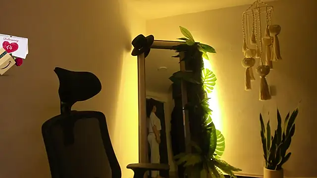 Mala Bad online show from 10, 2, 2025