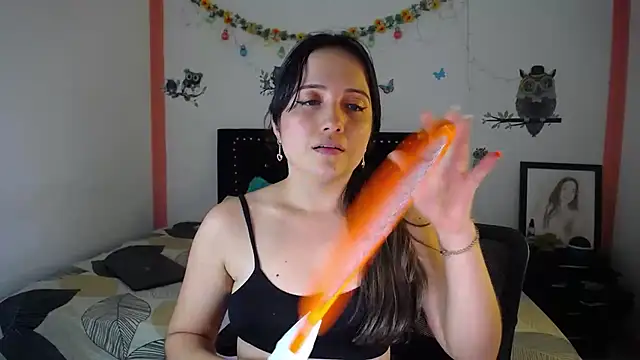 naughty girl 4u online show from 28, 2, 2025