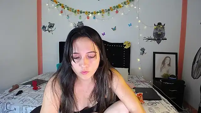 naughty girl 4u online show from 12, 3, 2025