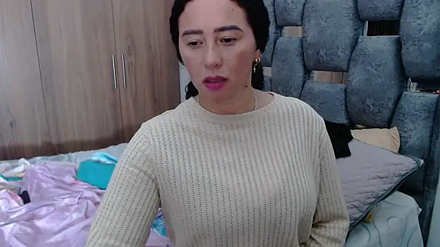 sara hott 1 online show from 26, 1, 2025