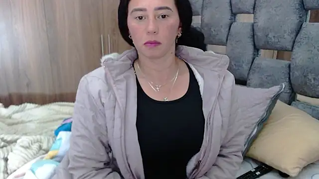 sara hott 1 online show from 30, 1, 2025