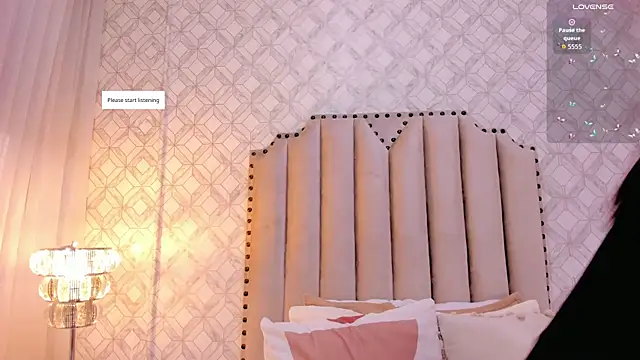 Pia Johnson  online show from 28, 11, 2025