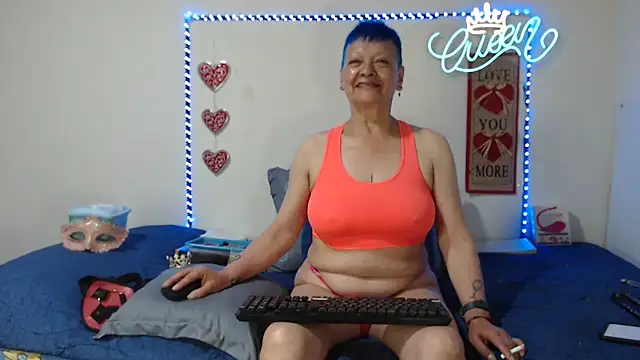 Snapshot of loquitaqueen011 chatting on 9, 4, 2026 loquitaqueen011 online show from 9, 4, 2026