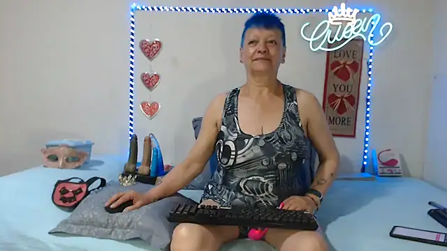 Snapshot of loquitaqueen011 chatting on 10, 5, 2026 loquitaqueen011 online show from 10, 5, 2026