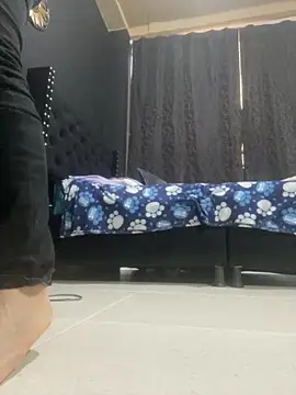 amareto queen online show from 6, 4, 2026