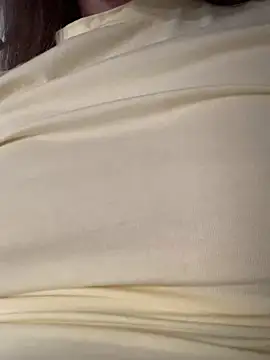 MiaBlossom online show from 4, 10, 2025