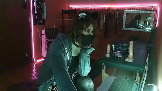 Ginny-the-bdsm-nympho online show from 9, 1, 2025