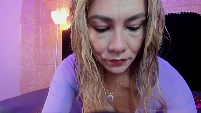 Snapshot of JennyRouse01 chatting on 8, 5, 2026 JennyRouse01 online show from 8, 5, 2026