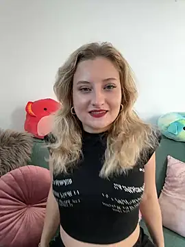 Snapshot of MileySummer chatting on 1, 3, 2025 MileySummer online show from 1, 3, 2025