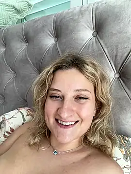 Snapshot of MileySummer chatting on 14, 3, 2025 MileySummer online show from 14, 3, 2025